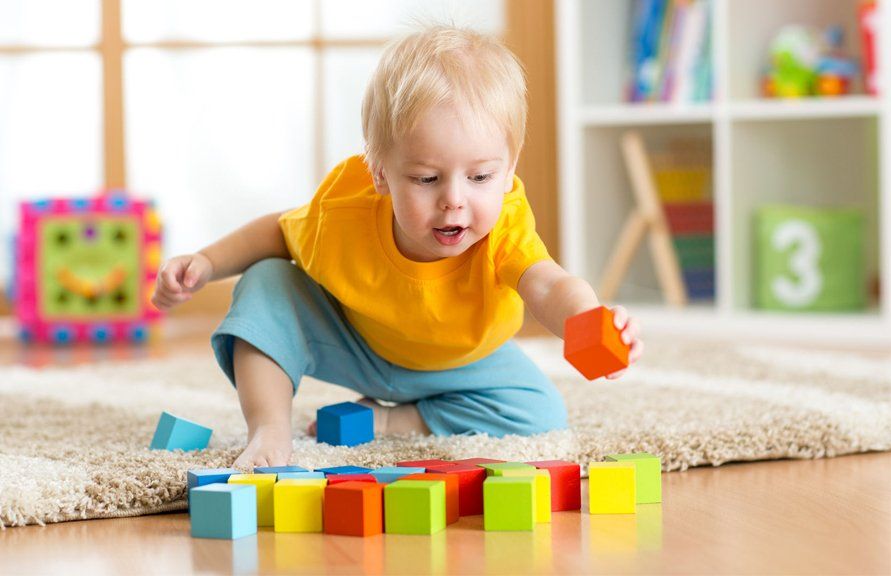 выбрать, игрушки, ребёнку, от года