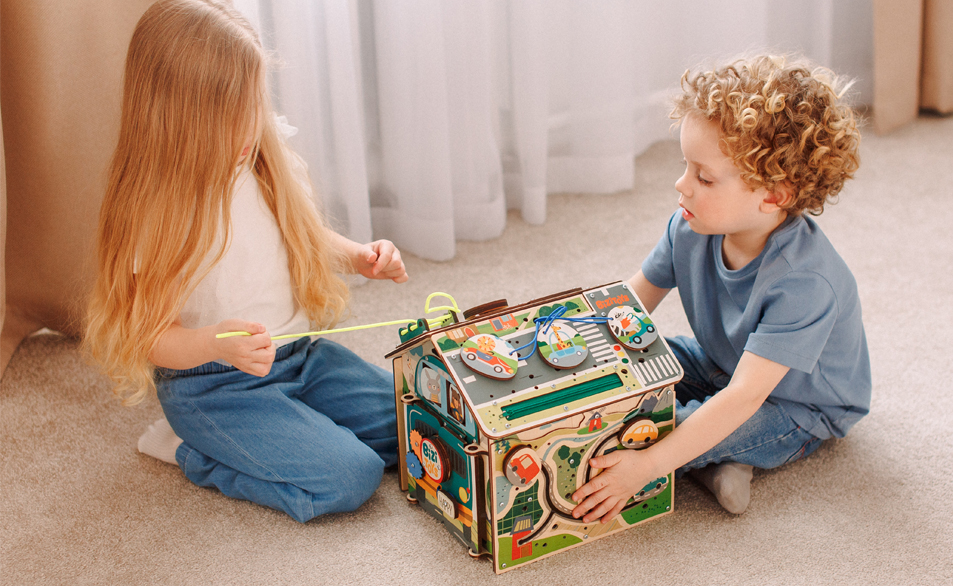 Бизиборд: развивающая игрушка, которая меняет мир малышей